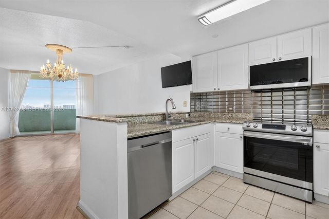 19501 W Country Club Drive 2401, Aventura, FL 33180