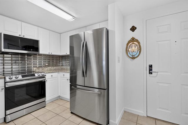 19501 W Country Club Drive 2401, Aventura, FL 33180