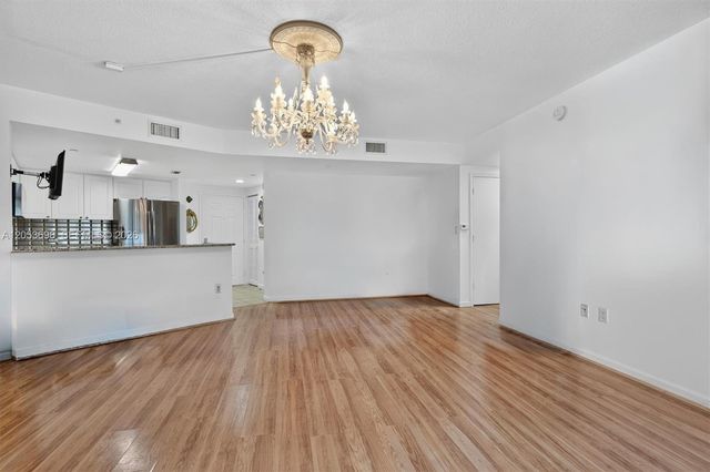 19501 W Country Club Drive 2401, Aventura, FL 33180