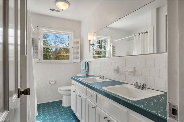 202 Kingswood DR, Williamsburg, VA 23185