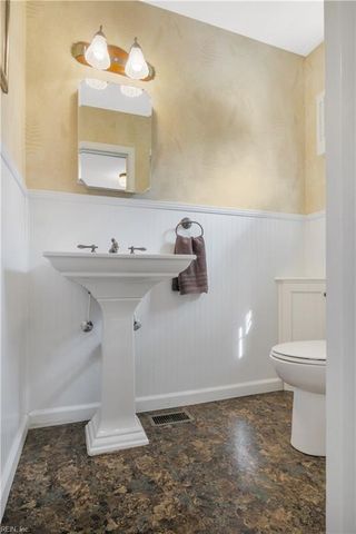 202 Kingswood DR, Williamsburg, VA 23185