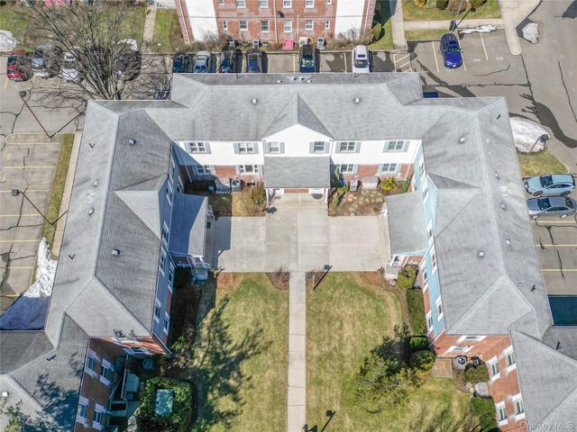 229-09 69th Avenue 77, Bayside, NY 11364