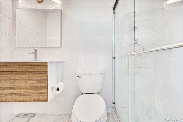 229-09 69th Avenue 77, Bayside, NY 11364