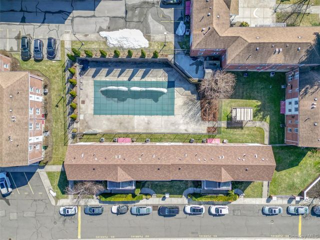 229-09 69th Avenue 77, Bayside, NY 11364