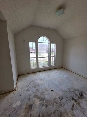 608 Prairie Gulch Drive, Fort Worth, TX 76140