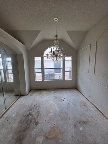 608 Prairie Gulch Drive, Fort Worth, TX 76140