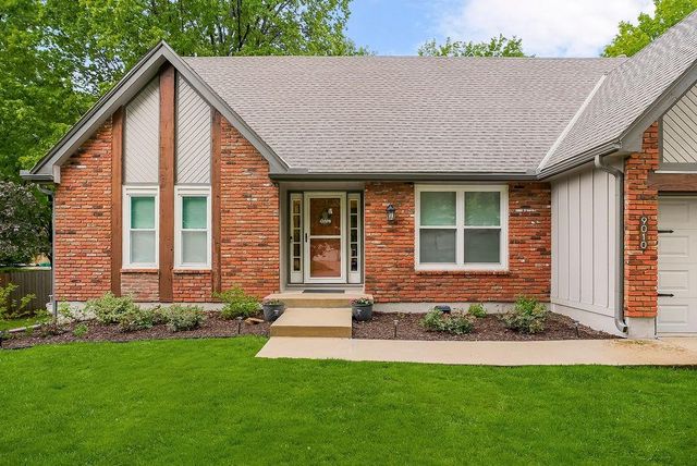 9010 Swarner Drive, Lenexa, KS 66219