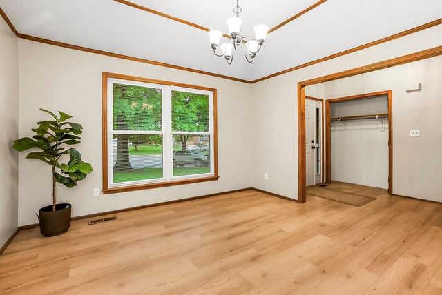 9010 Swarner Drive, Lenexa, KS 66219