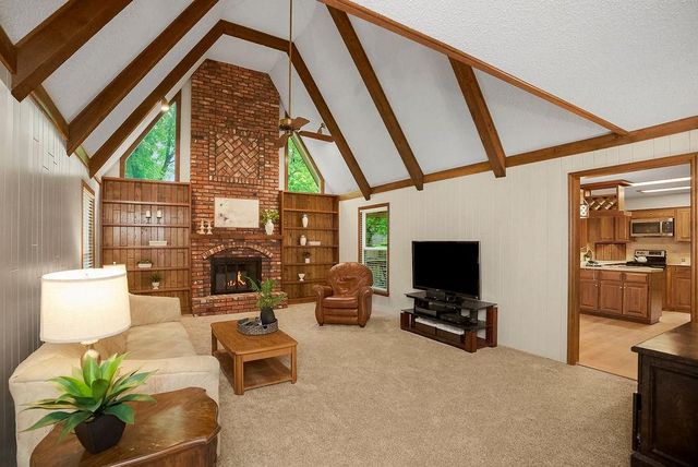 9010 Swarner Drive, Lenexa, KS 66219