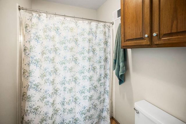 9010 Swarner Drive, Lenexa, KS 66219