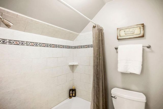 9010 Swarner Drive, Lenexa, KS 66219