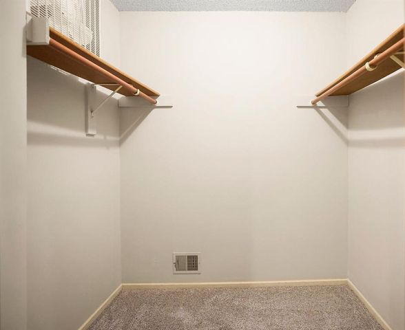 9010 Swarner Drive, Lenexa, KS 66219