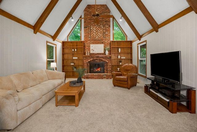 9010 Swarner Drive, Lenexa, KS 66219
