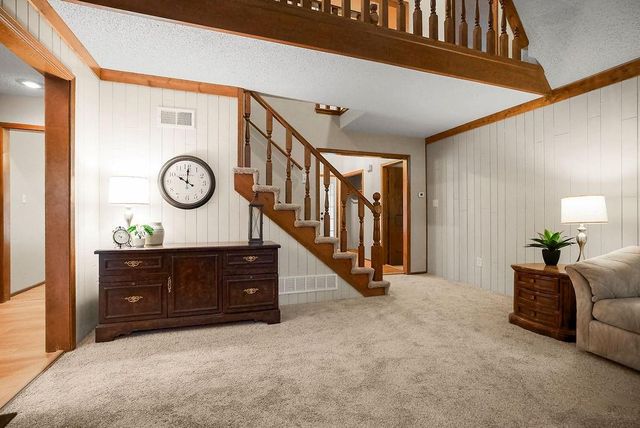 9010 Swarner Drive, Lenexa, KS 66219