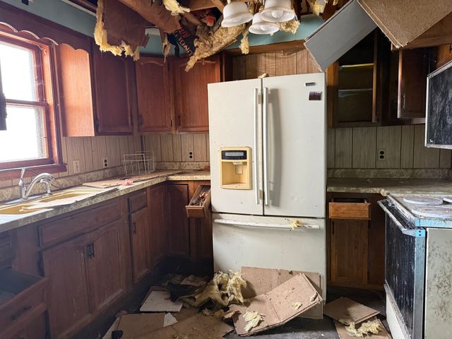 302 E 2nd Street, Prophetstown, IL 61277