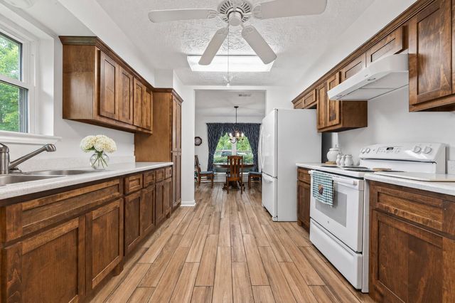 1004 Wagon Road, Simonton, TX 77485
