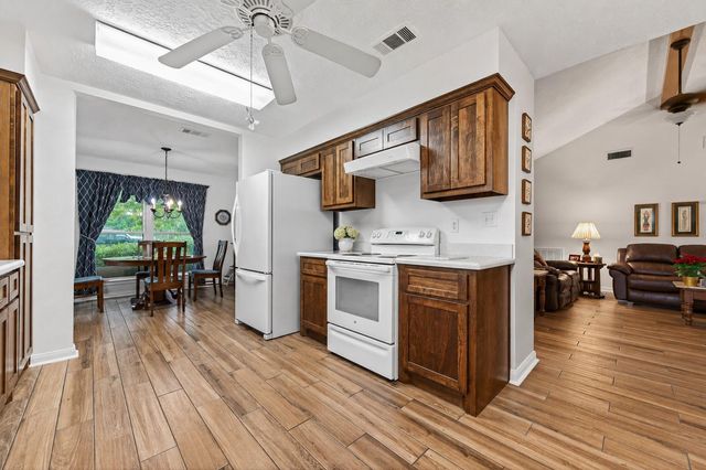 1004 Wagon Road, Simonton, TX 77485