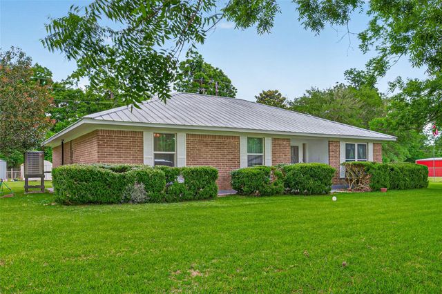 1004 Wagon Road, Simonton, TX 77485