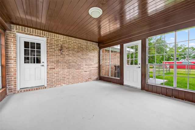 1004 Wagon Road, Simonton, TX 77485