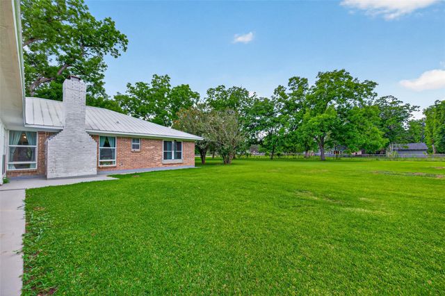 1004 Wagon Road, Simonton, TX 77485