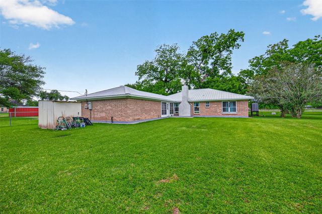 1004 Wagon Road, Simonton, TX 77485
