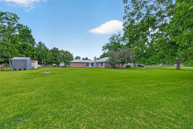 1004 Wagon Road, Simonton, TX 77485