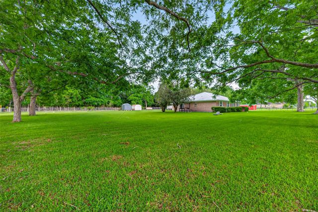 1004 Wagon Road, Simonton, TX 77485