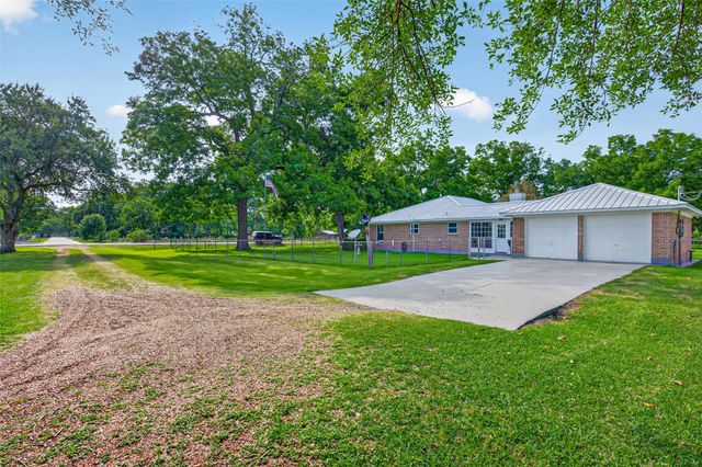 1004 Wagon Road, Simonton, TX 77485