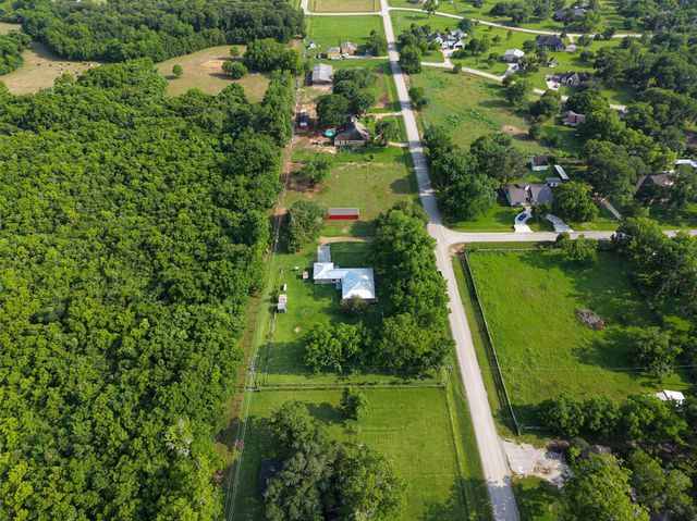 1004 Wagon Road, Simonton, TX 77485