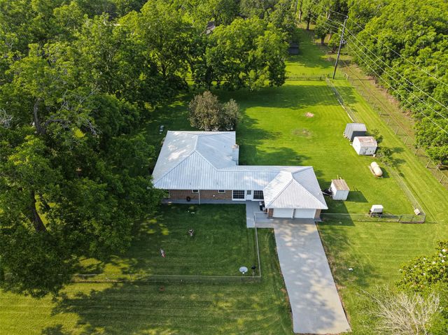 1004 Wagon Road, Simonton, TX 77485