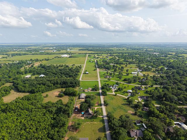 1004 Wagon Road, Simonton, TX 77485