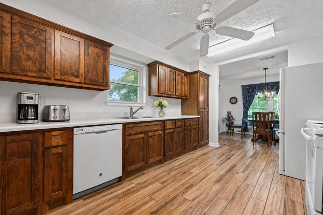 1004 Wagon Road, Simonton, TX 77485
