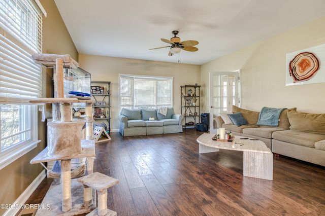 11 Greenbriar Drive, Little Egg Harbor, NJ 08087