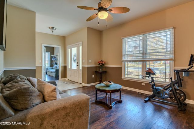 11 Greenbriar Drive, Little Egg Harbor, NJ 08087