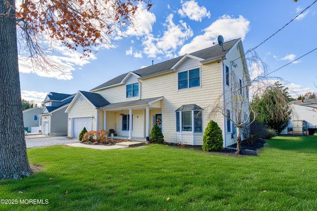 11 Greenbriar Drive, Little Egg Harbor, NJ 08087