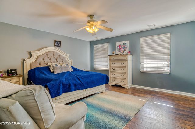 11 Greenbriar Drive, Little Egg Harbor, NJ 08087