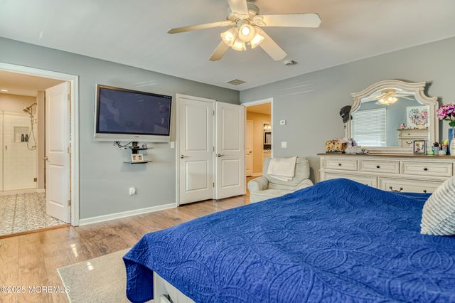 11 Greenbriar Drive, Little Egg Harbor, NJ 08087