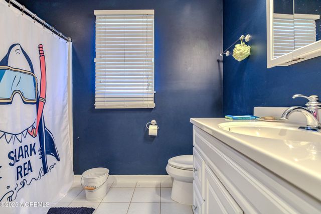 11 Greenbriar Drive, Little Egg Harbor, NJ 08087