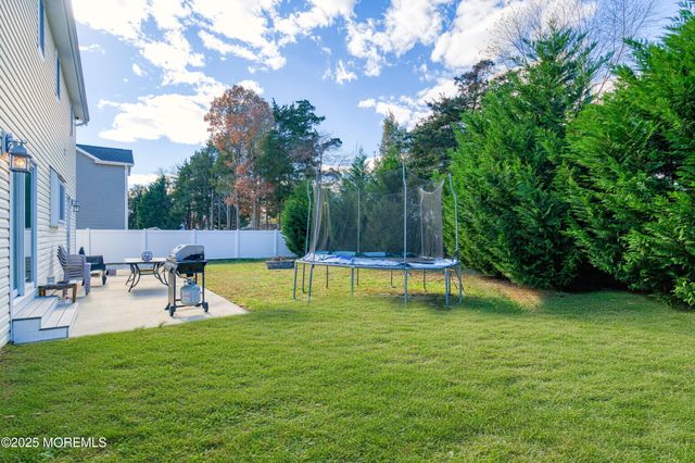 11 Greenbriar Drive, Little Egg Harbor, NJ 08087