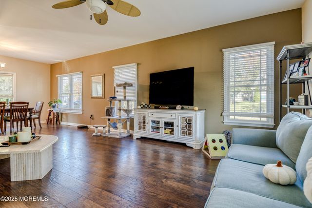 11 Greenbriar Drive, Little Egg Harbor, NJ 08087