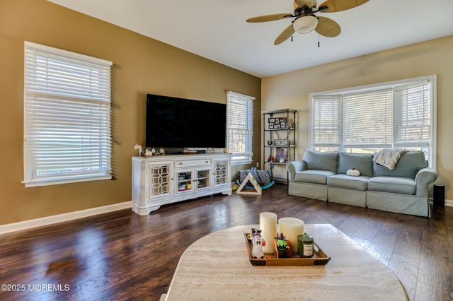 11 Greenbriar Drive, Little Egg Harbor, NJ 08087