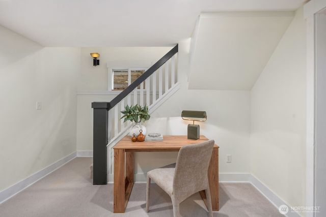 2556 10th Avenue W, Seattle, WA 98119