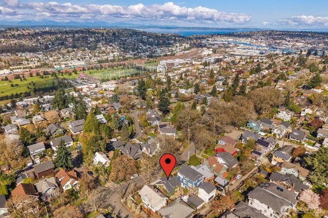 2556 10th Avenue W, Seattle, WA 98119