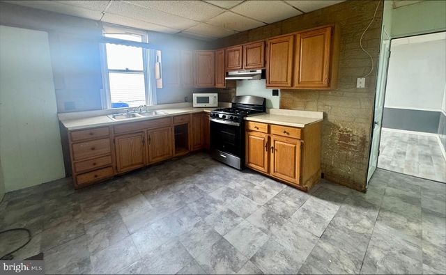 6720 HUNTINGDON ST, Harrisburg, PA 17111