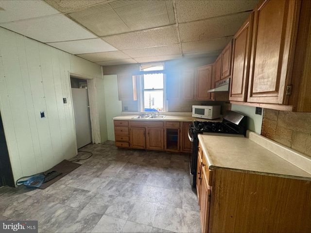 6720 HUNTINGDON ST, Harrisburg, PA 17111