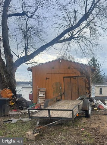 6720 HUNTINGDON ST, Harrisburg, PA 17111