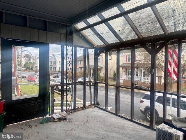 6720 HUNTINGDON ST, Harrisburg, PA 17111