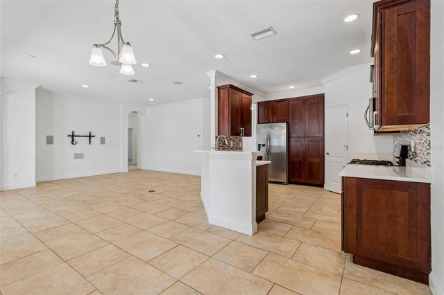 10507 WEYBRIDGE DRIVE, Tampa, FL 33626