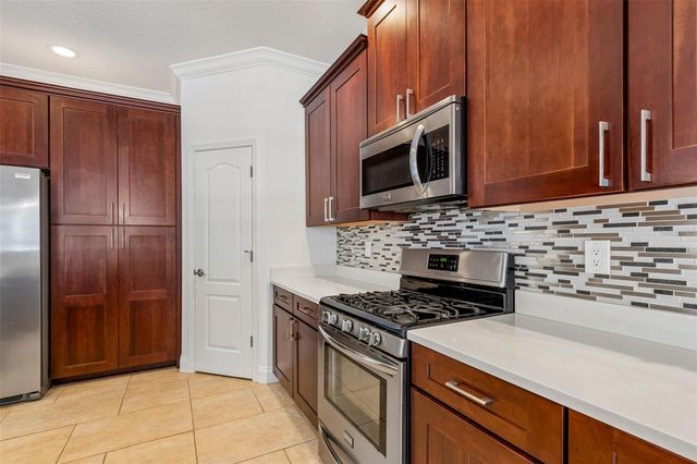 10507 WEYBRIDGE DRIVE, Tampa, FL 33626