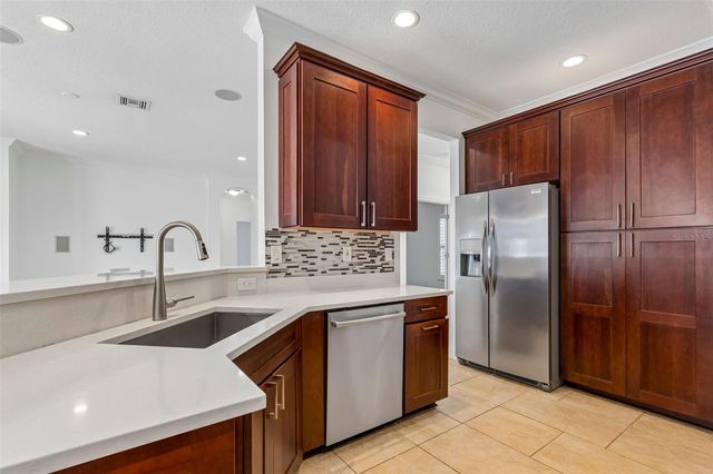 10507 WEYBRIDGE DRIVE, Tampa, FL 33626